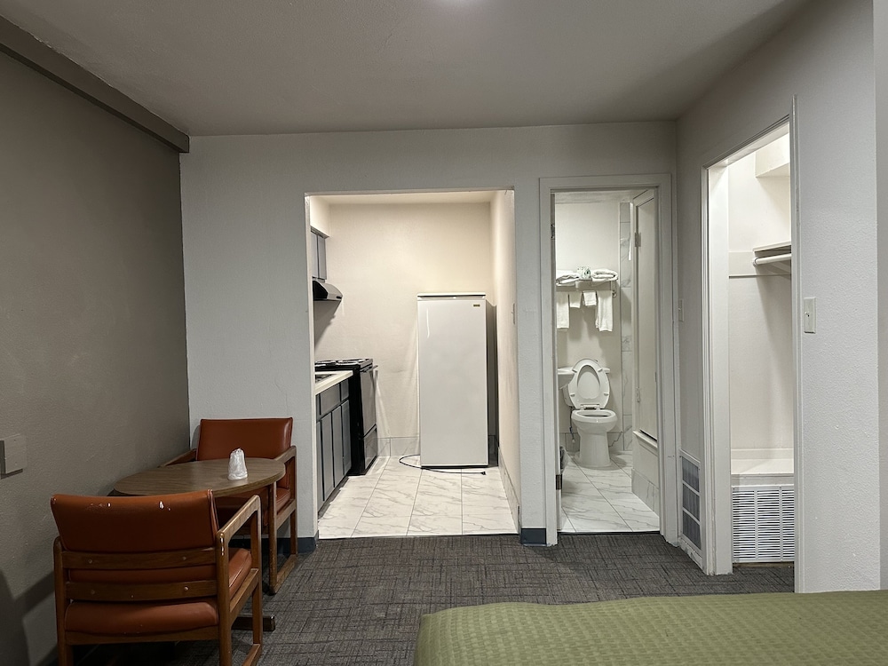 Llano Motel - photo 11