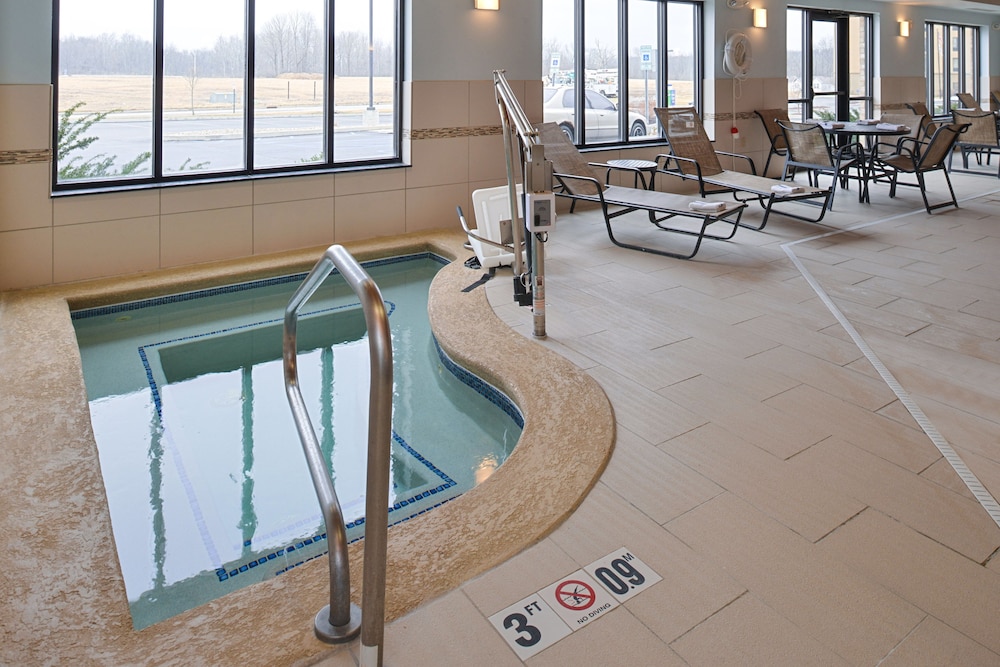 Holiday Inn Express & Suites Greenfield by IHG - photo 15