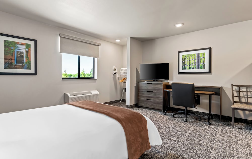 My Place Hotel Bentonville Rogers AR - photo 6