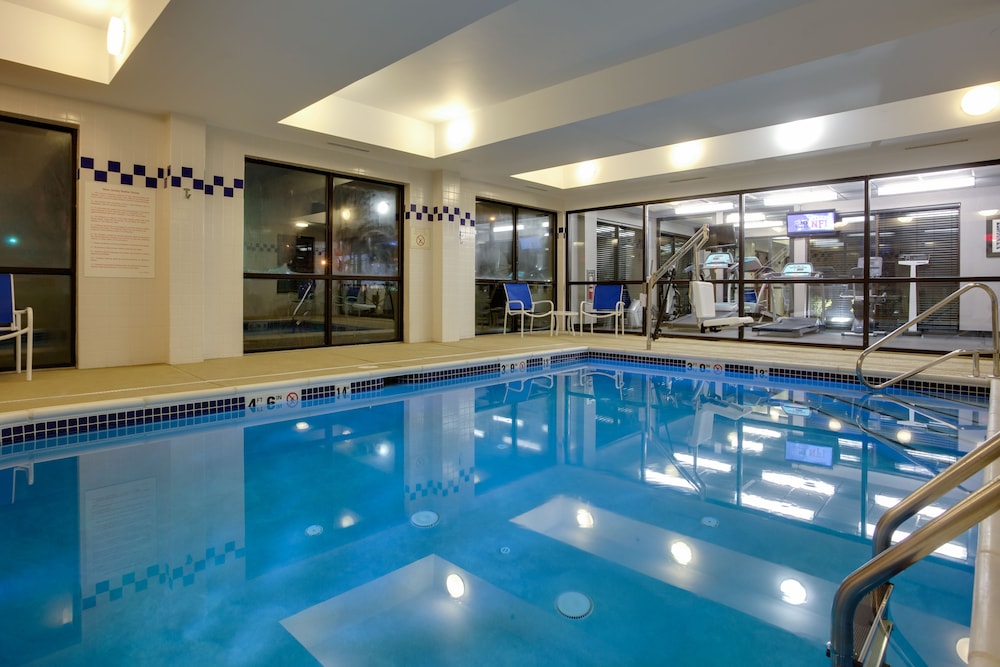 Holiday Inn Express Hotel & Suites Meadowlands Area by IHG - photo 19