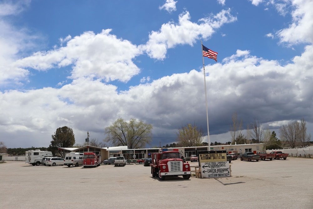 Grand Canyon Caverns Inn - photo 52