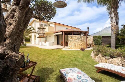 Luxury Hot tub Swimming pool Private pool Wi Fi BBQ in Castellammare Del Golfo, Italy