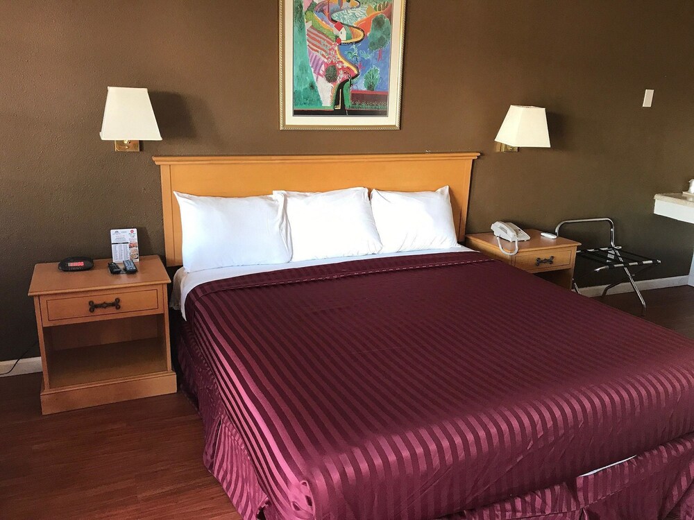 Americas Best Value Inn Holbrook - photo 8