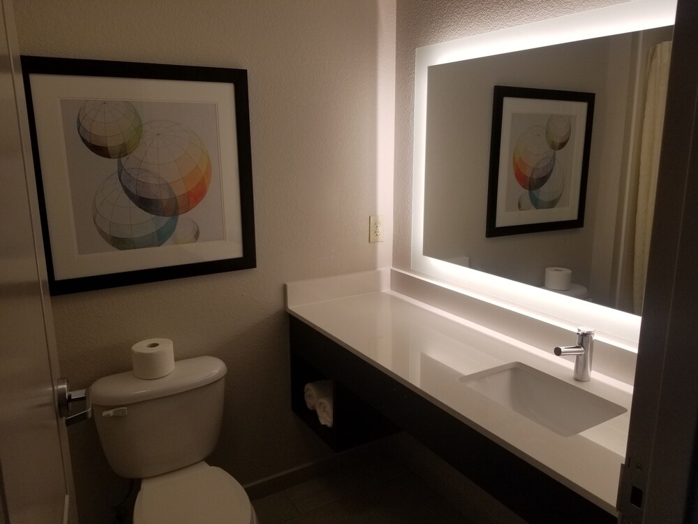 Holiday Inn Express & Suites Junction City by IHG - photo 15