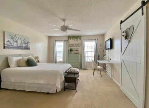 Boll Weevil Cottage — 4-Star Luxury Hotel in Enterprise, United States