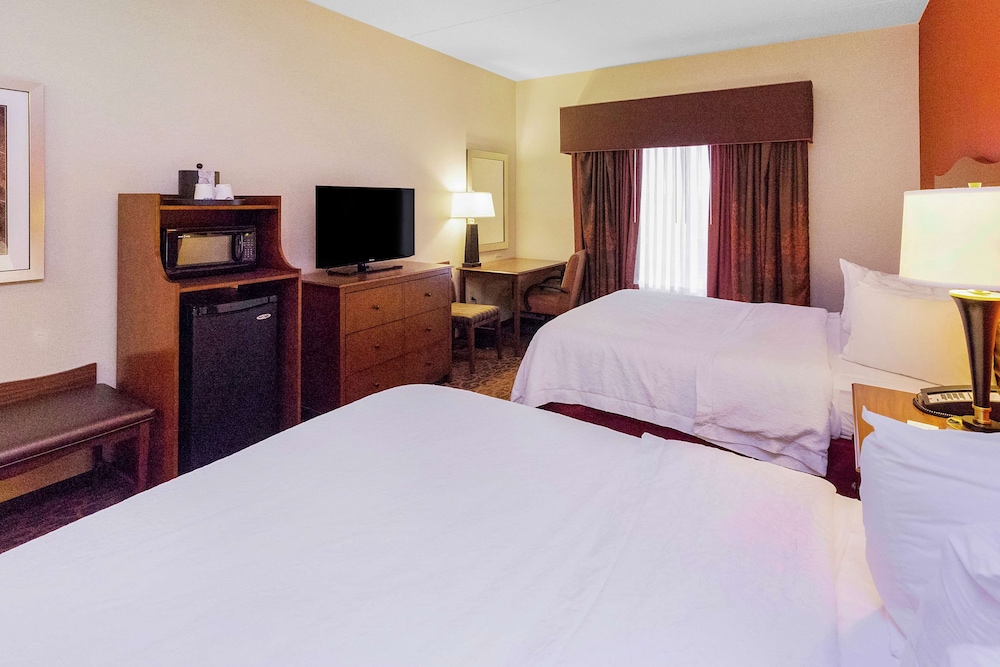 Hampton Inn Waynesburg - photo 17