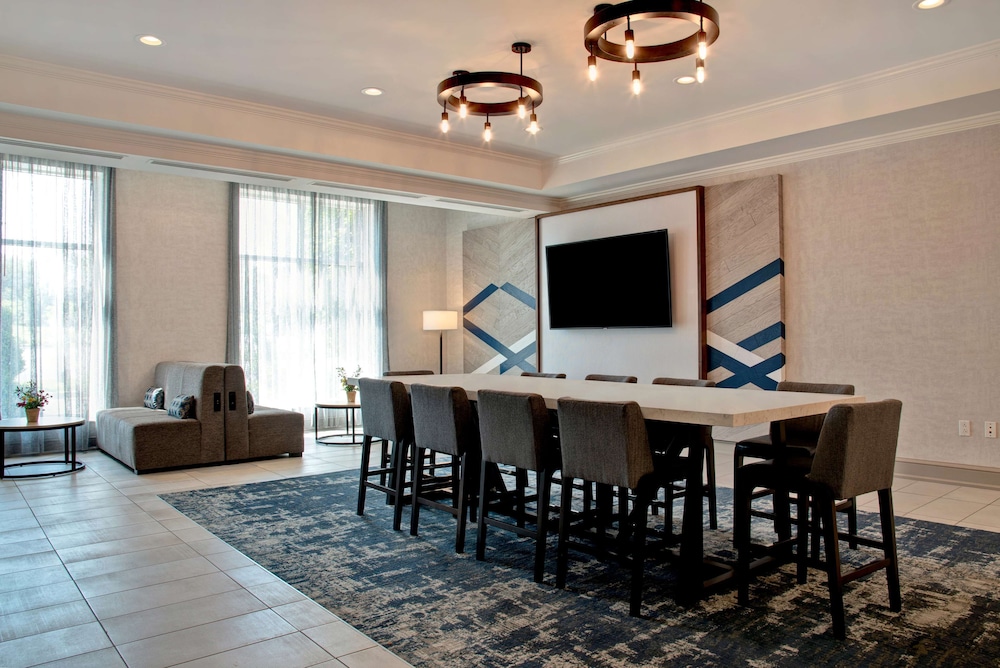 Hilton Garden Inn Kansas City - photo 2