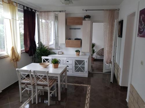 Three Bedroom Holiday Home In Vabriga — 4-Star Luxury Hotel in Porec, Croatia