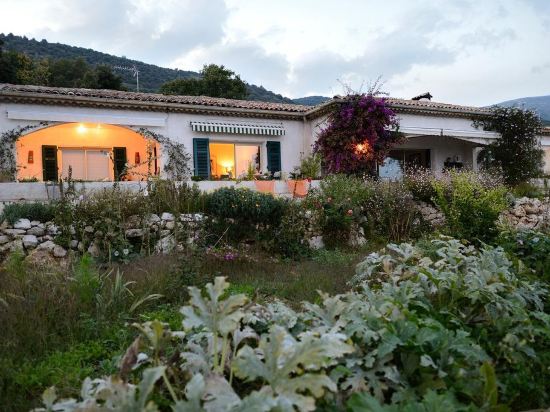 Maison d'Hôtes Bleu Azur — 4-Star Luxury Hotel in Le Bar-Sur-Loup, France
