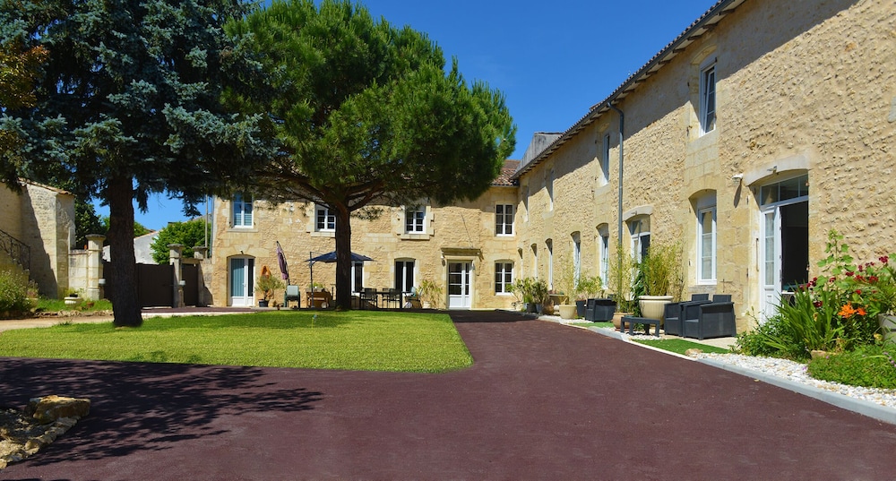 Jardin d’Arcy in Angouleme, France