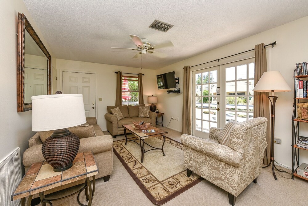 Banana Cabana and Cottage - photo 17
