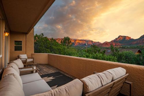 Craigmont Retreat Awe Red Rocks Views Exquisite Decor Above Tlaquepaque in Sedona, United States