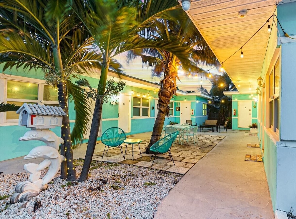 Hollywood Beach Home Steps to the Oceanbroadwalk - photo 8