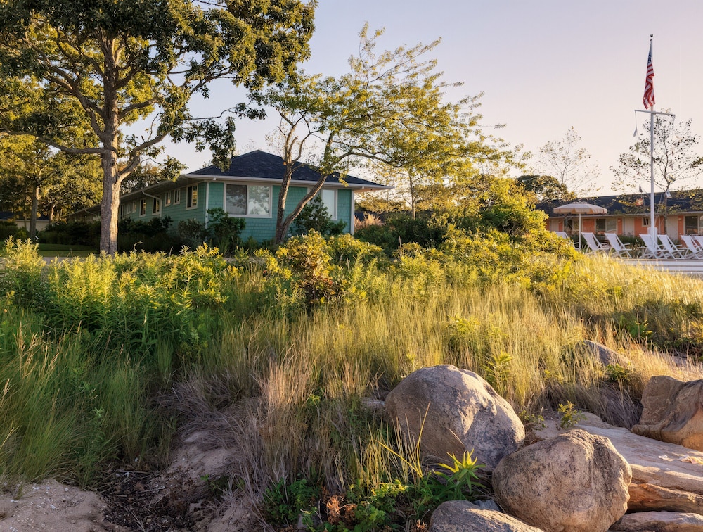 Silver Sands Motel & Beach Bungalows - photo 141