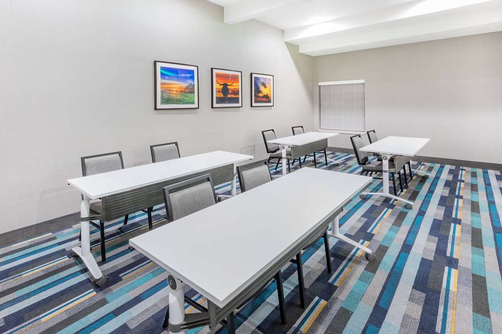 La Quinta Inn & Suites by Wyndham Pharr RGV Medical Center - photo 47