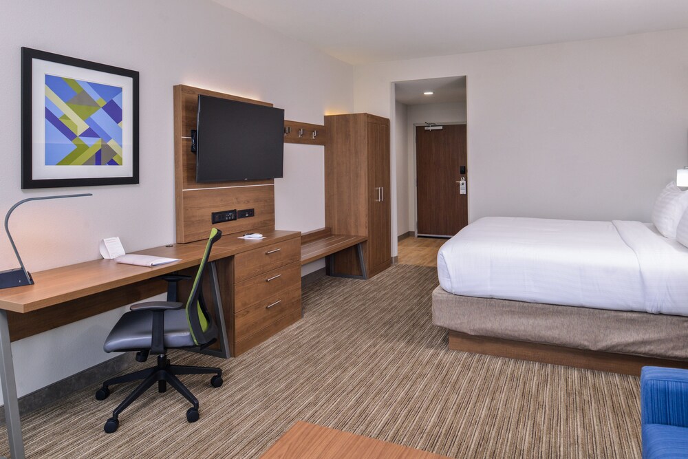 Holiday Inn Express & Suites Siloam Springs by IHG - photo 10