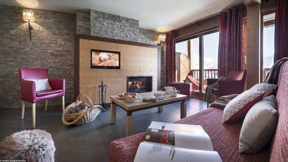 Chalet Montana Airelles — 4-Star Luxury Hotel in Tignes, France
