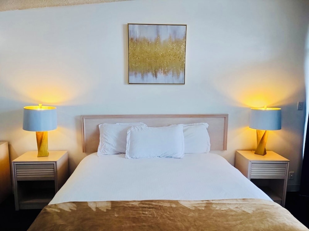 Foghorn Harbor Inn - photo 14
