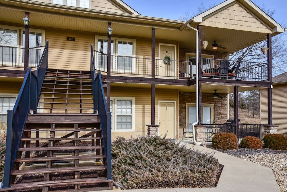 Birdie's Bliss 2BR Condo Sleeps 6 — 4-Star Luxury Hotel in Lake Ozark, United States