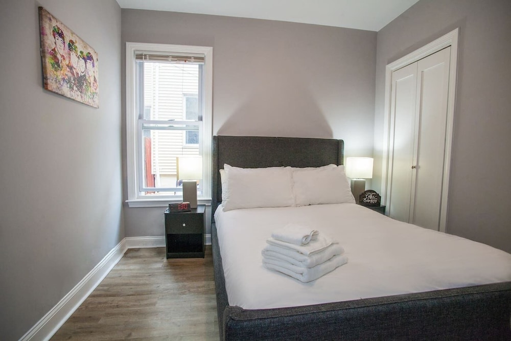 Luxe 4BR 3 Bath North End & Faneuil Hall - photo 12