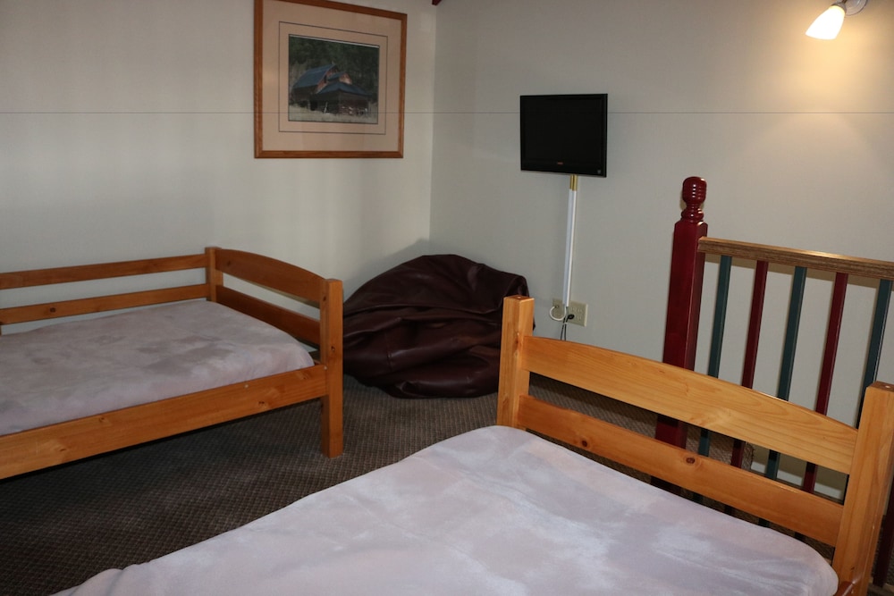 Roosevelt Inn Mount Rushmore - photo 43