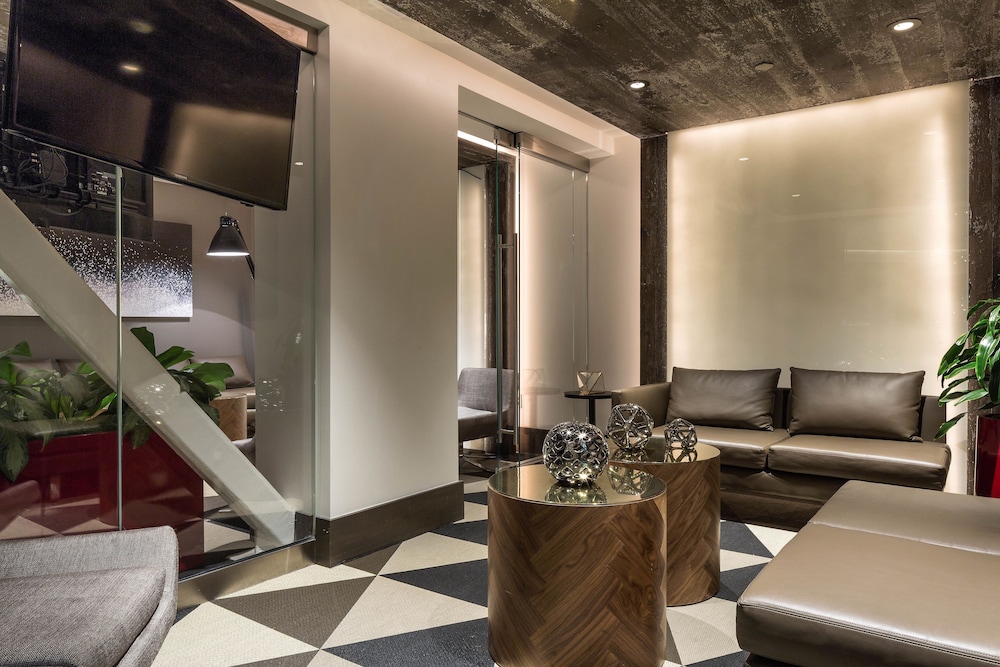 The Windsor Suites - photo 5