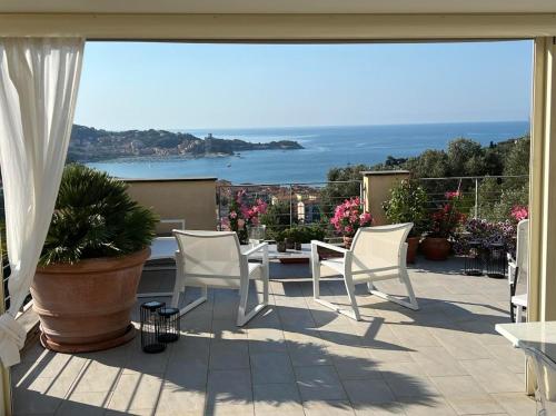 Penthouse Paradiso with Private Pool mytouristhome — 4-Star Luxury Hotel in Lerici, Italy