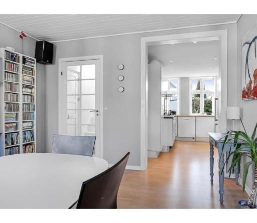 Charmerende Byhus Tæt Pa Alt — Svendborg — photo 3