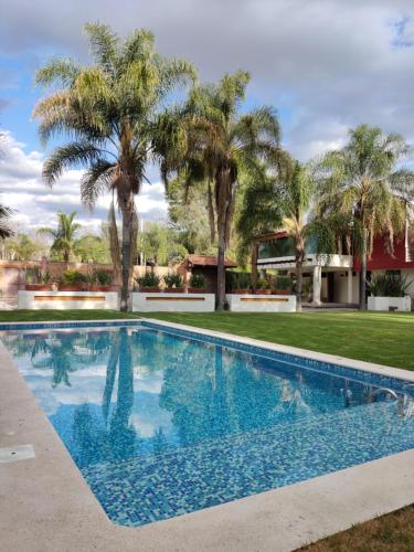 Finca el Nogal Casa Entera Familiar Moderna con Amplio Jardín Atlixco puebla — 4-Star Luxury Hotel in Atlixco, Mexico