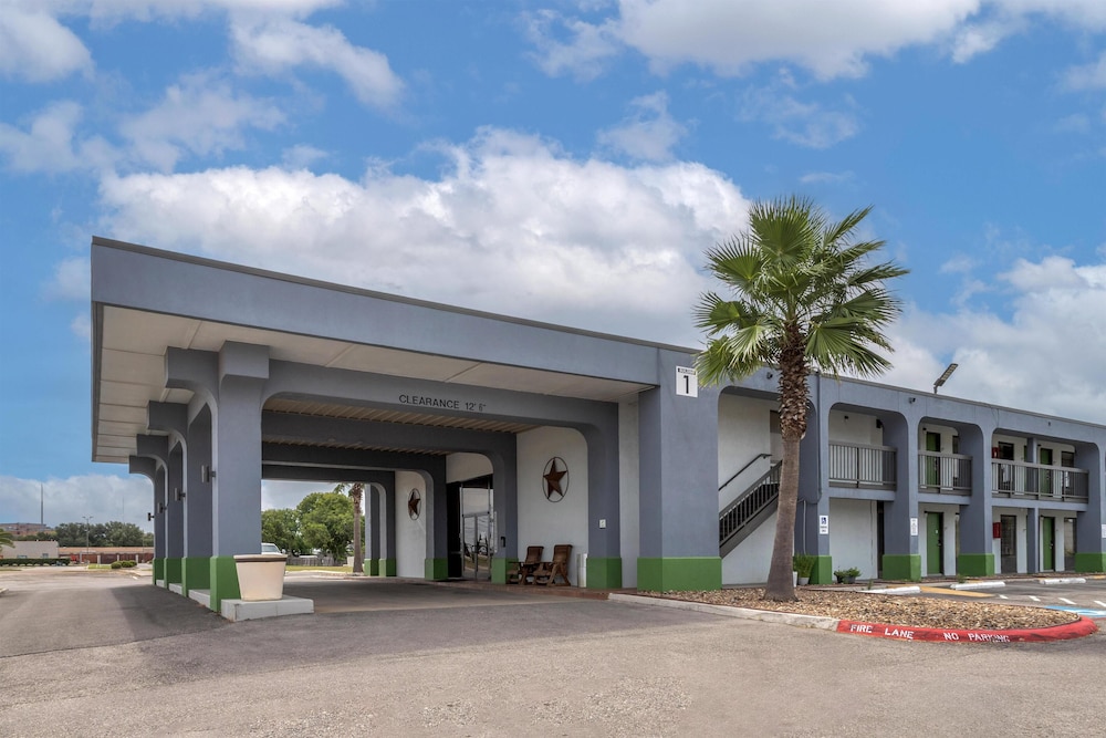 Surestay Studio By Best Western Victoria - featured photo