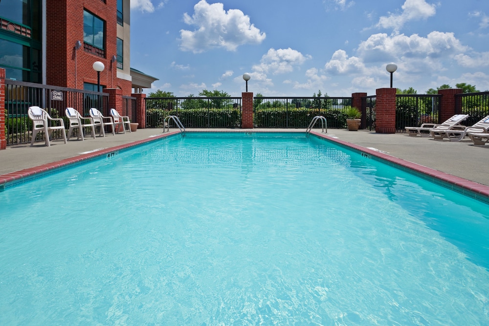 Holiday Inn Express & Suites Olive Branch by IHG - photo 17