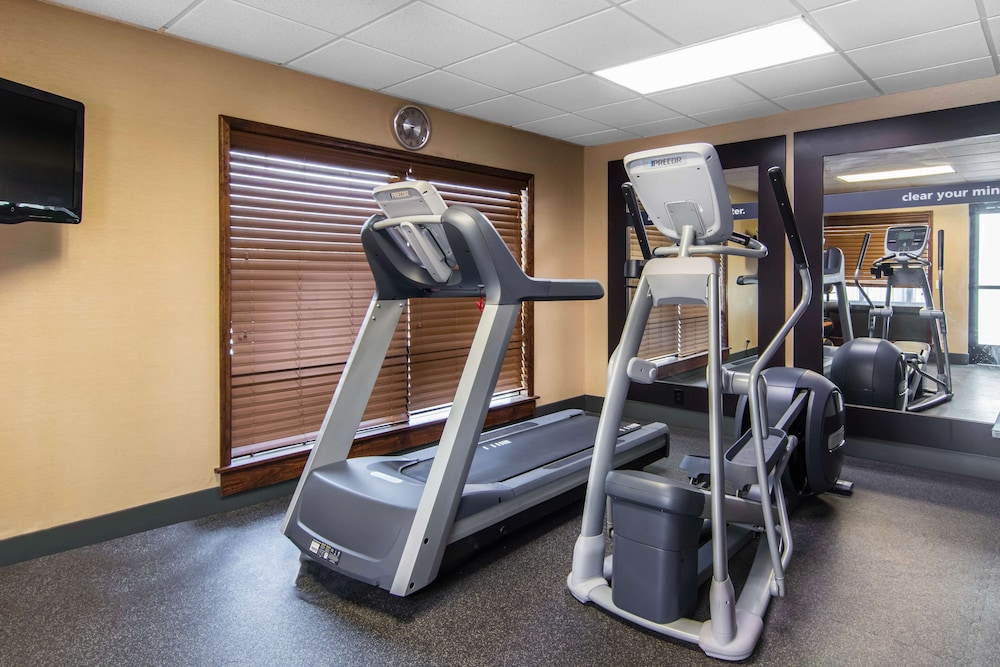 Hampton Inn South Hill - photo 51