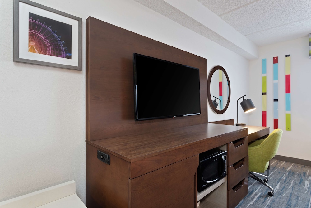 Hampton Inn & Suites Orlando Intl Dr N - photo 15