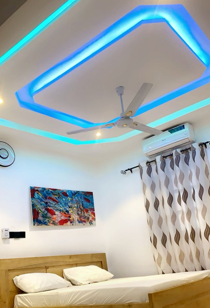 Motel The champion 2 — Ouidah — photo 3