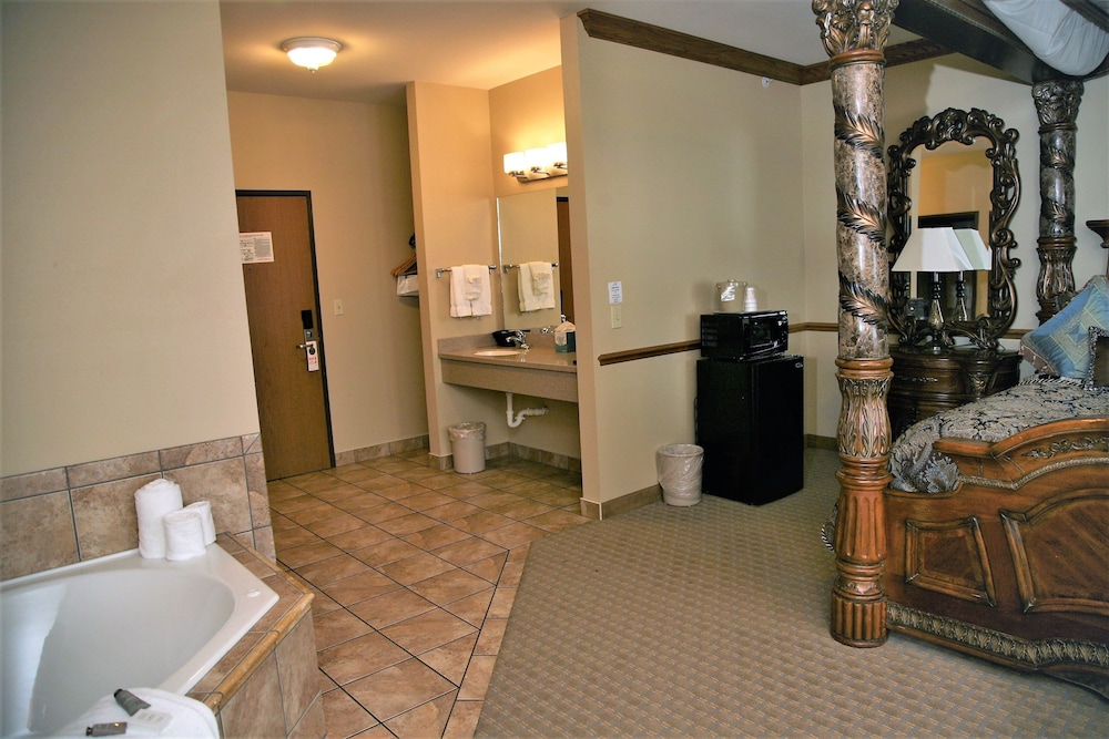 Corporate East Hotel - photo 7