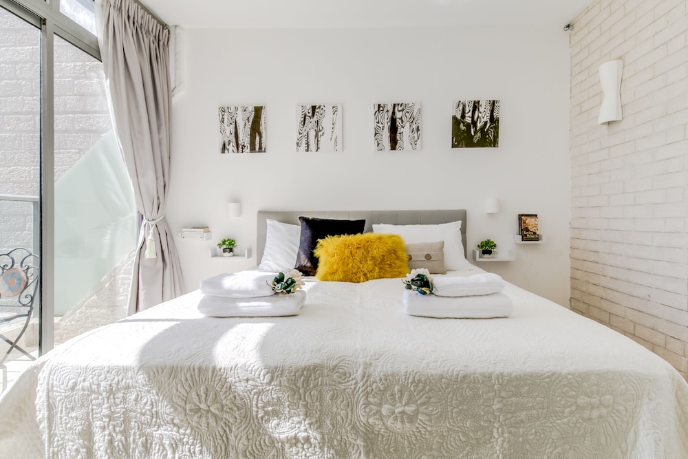 Kook 7 Apartment Isrentals — 4-Star Luxury Hotel in Jerusalem, Israel