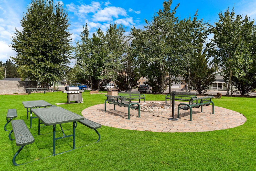 Best Western Rose Quartz Inn - photo 23
