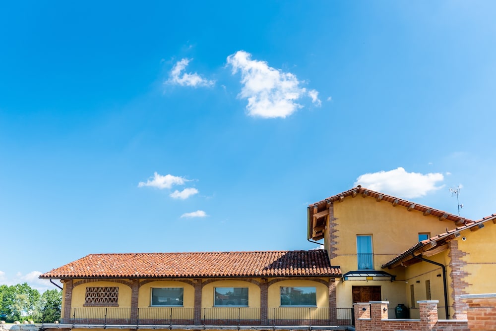I Boschetti — 4-Star Luxury Hotel in Magliano Alpi, Italy
