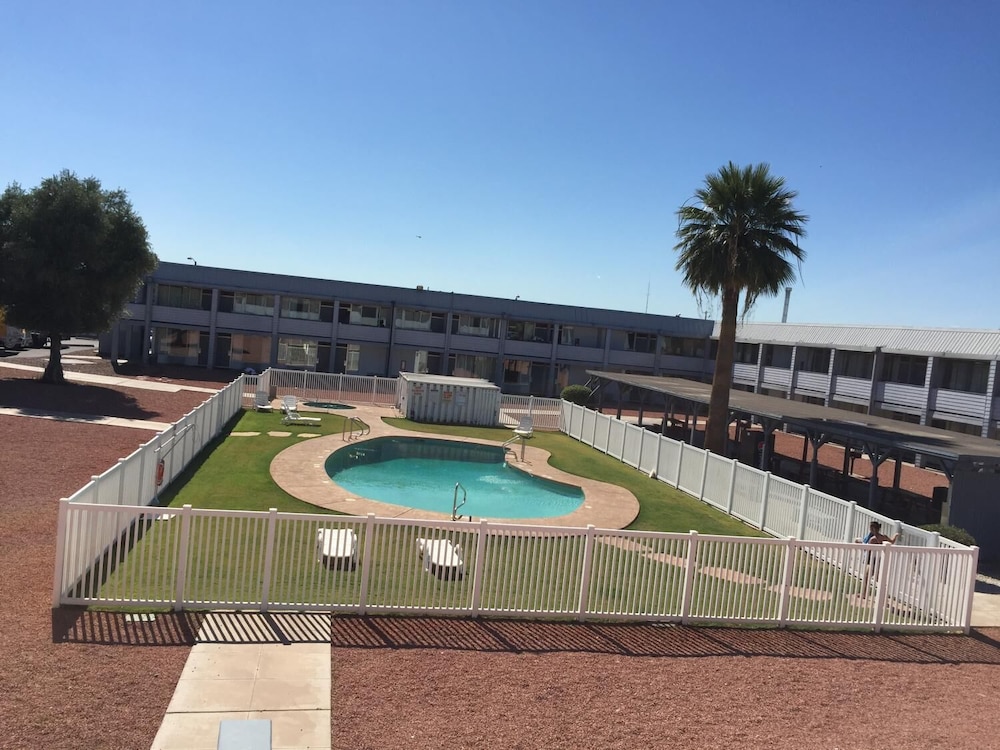 E Z 8 Motel Phoenix Airporter - photo 21