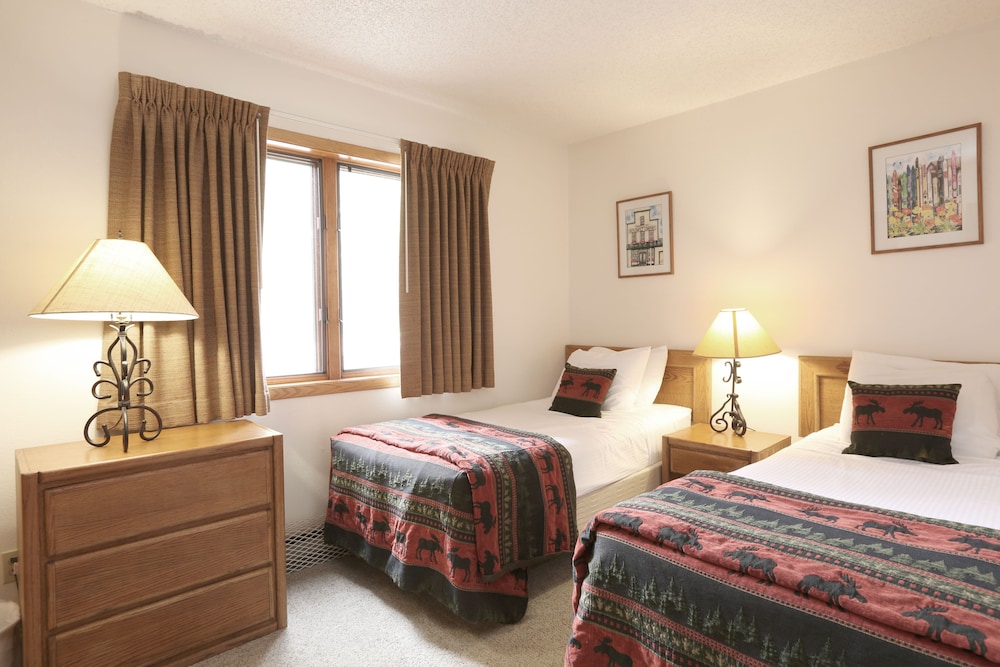 Indian Peaks Resort - photo 7
