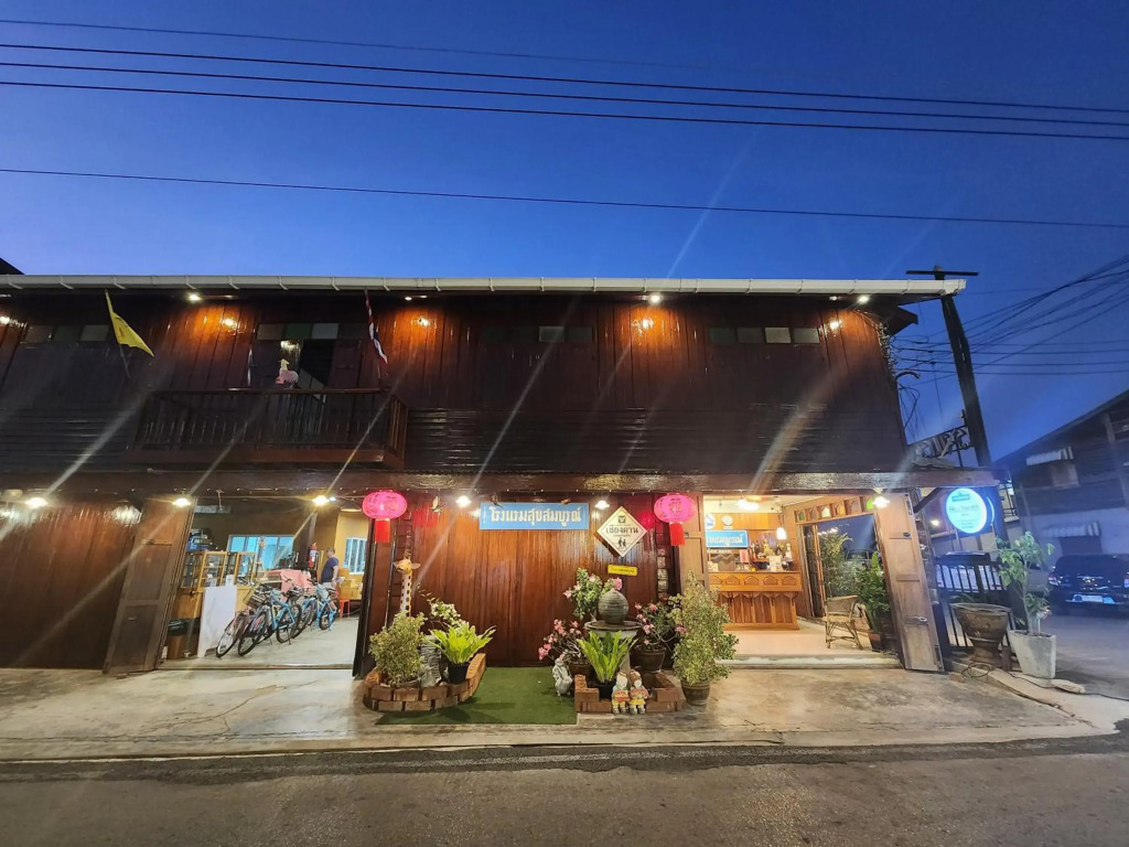 Suksomboon Hotel Chiangkhan in Chiang Khan, Thailand