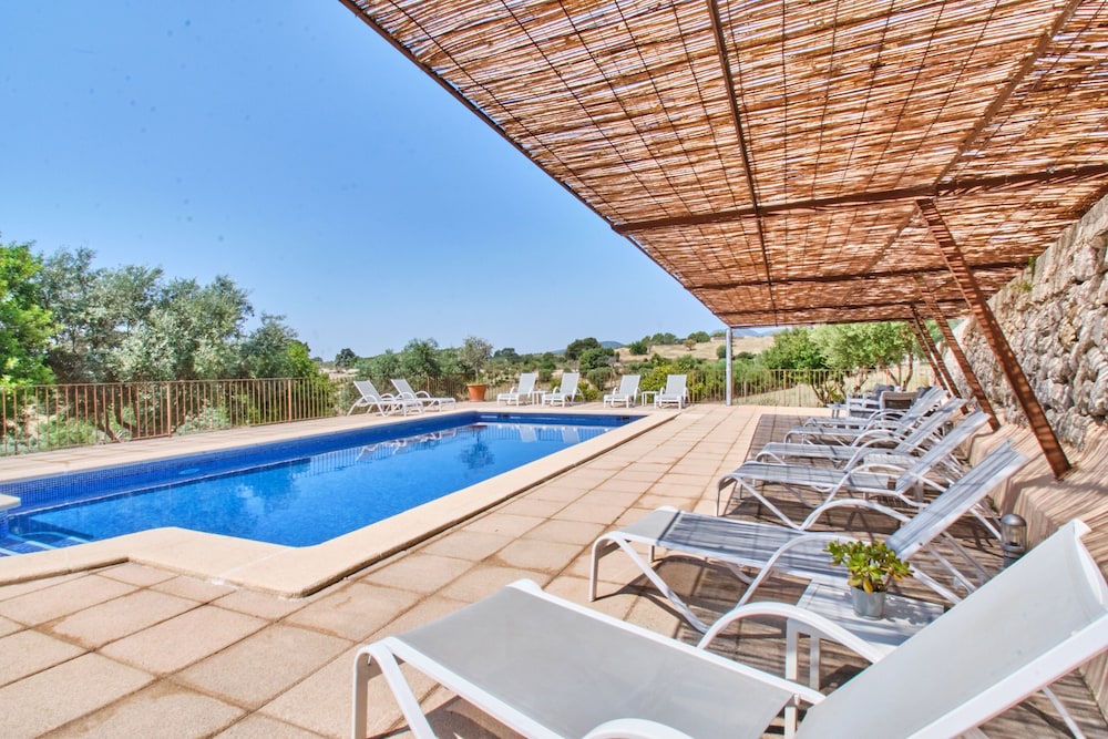 Hotel Can Riera - carbon neutral hotel in Selva
