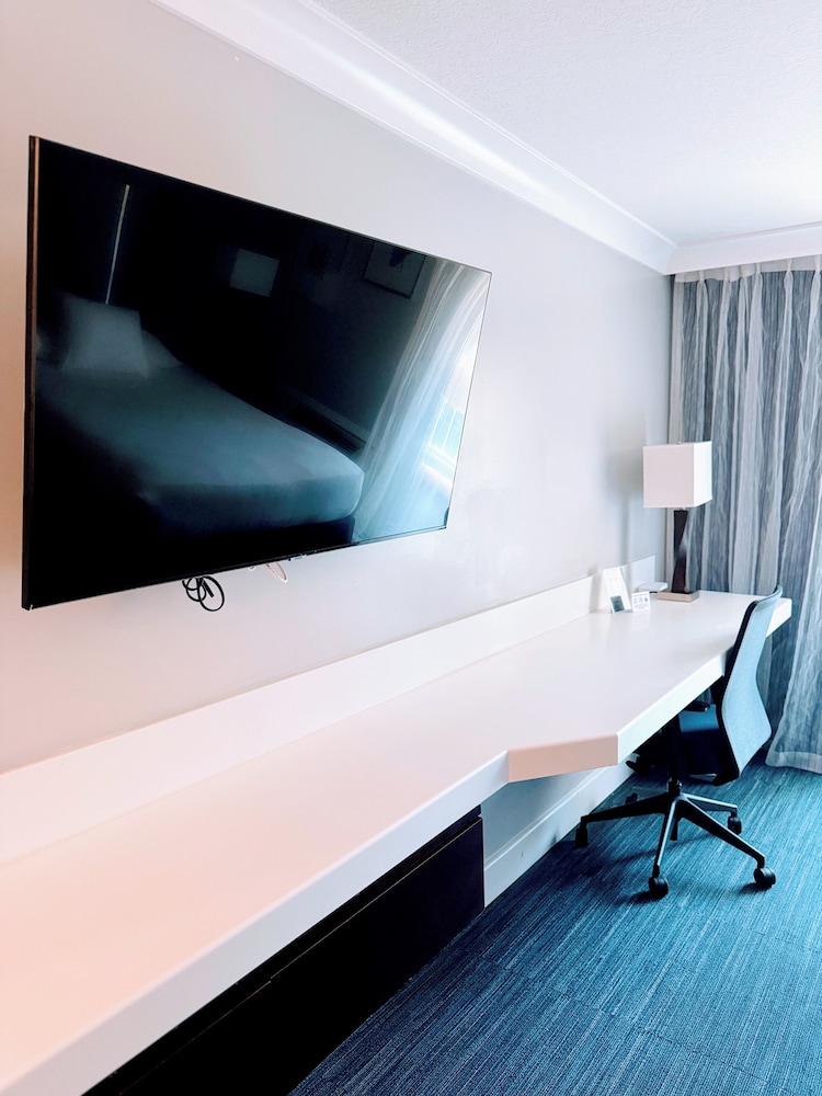 The Pacific Inn - photo 4