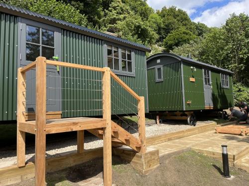 Butcher s Arms Shepherd Huts pet-friendly hotel Painswick