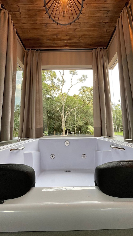 American Bus Glamping — hotel in Capinzal