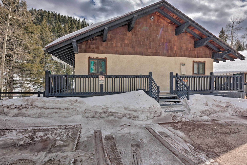 Cozy Streamside Studio 2 Mi to Taos Ski Resort - photo 11