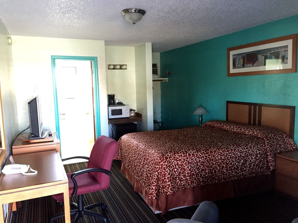 Klamath Motor Lodge - photo 8