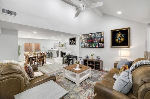 Frisco Getaway Hometel w the Spa and Outdoor Kitchen in Frisco, United States