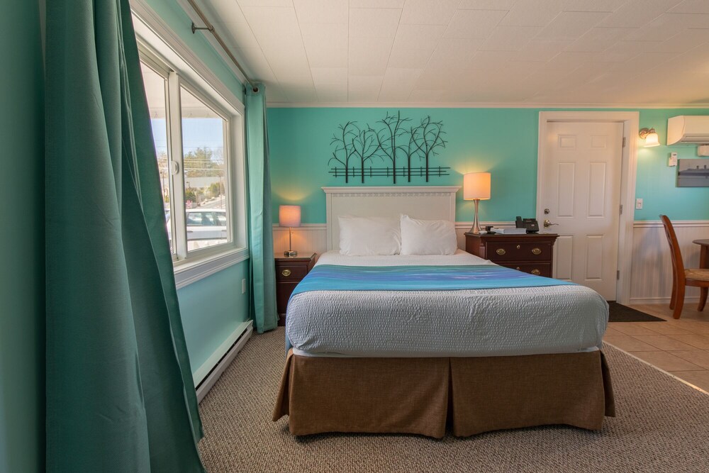Footbridge Beach Motel - photo 63