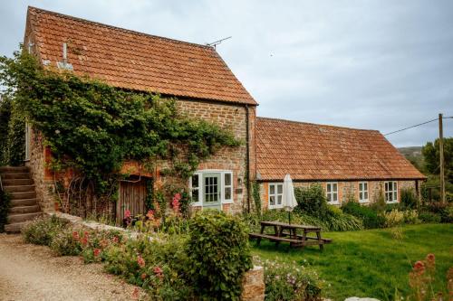 Stable Cottage Rudge Farm Cottages — 4-Star Luxury Hotel in Bridport, United Kingdom